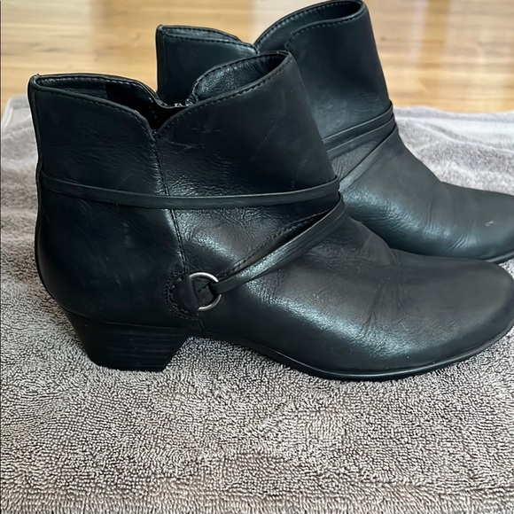 Black Abeo Leather Ankle Boots - Picture 3 of 5